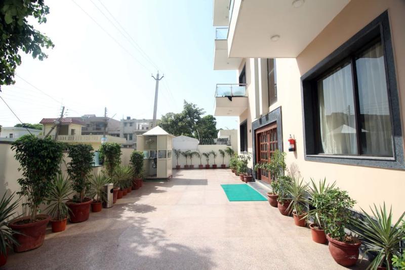 Mavens House Gurgaon Behind Google Building Nh 8 Hotel Exterior foto